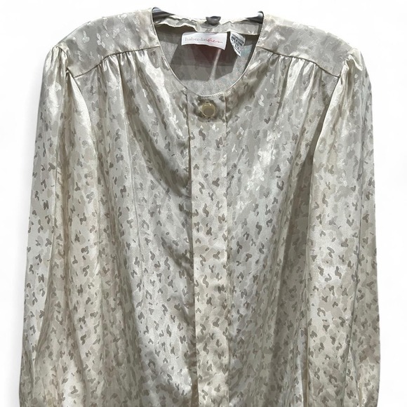 Vintage Haberdasher Cream Button Up Blouse With Subtle Print Size 3/4 - Picture 1 of 1